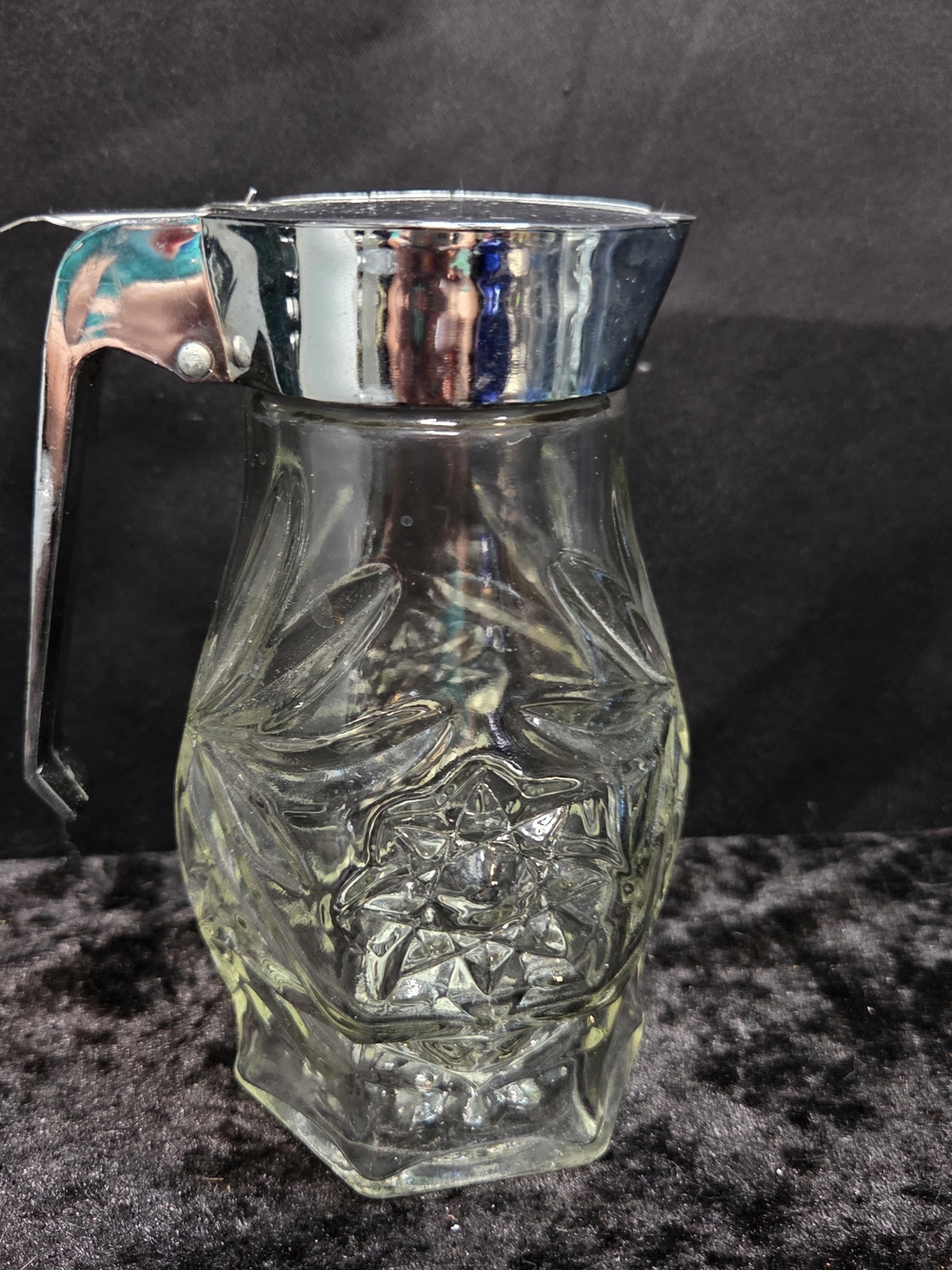 Vintage ANCHOR HOCKING Clear Glass Syrup Dispenser Metal Lid Thumb Push Spout